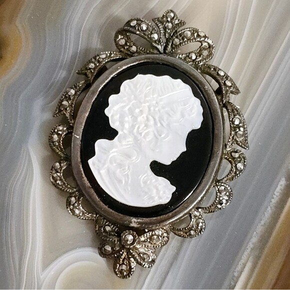Sterling Silver 925 Cameo Brooch Pendant Mother Of Pearl Marcasite Onyx Vintage - Picture 1 of 7